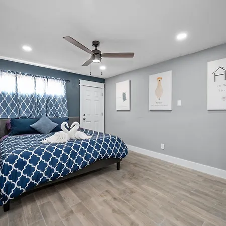 Comfortable 2Br Uptown Escape With Free Park Houston Exterior photo