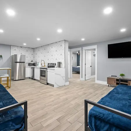 Comfortable 2Br Uptown Escape With Free Park Houston Exterior photo
