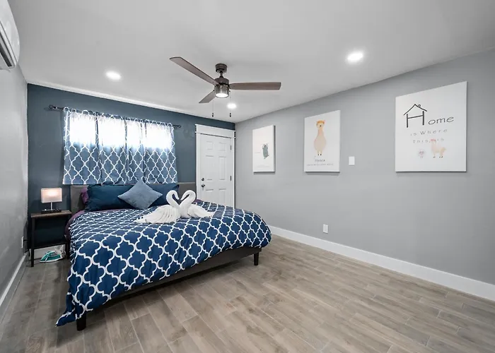 Comfortable 2Br Uptown Escape With Free Park