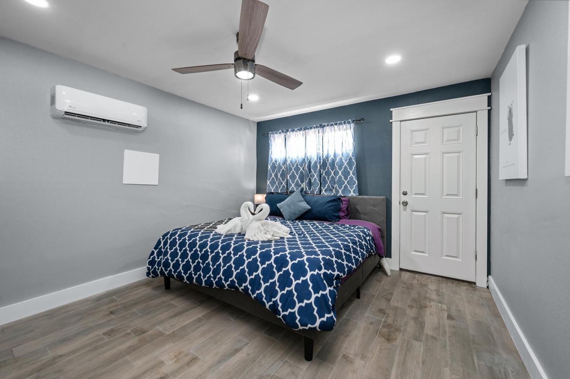 Apartment Comfortable 2br Uptown Escape With Free Park